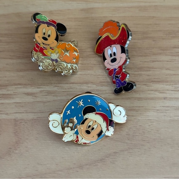 Set of 3 MICKEY MOUSE Pins Tokyo Disney Sea Pirate Pumpkin Santa Christmas Japan - Picture 2 of 12